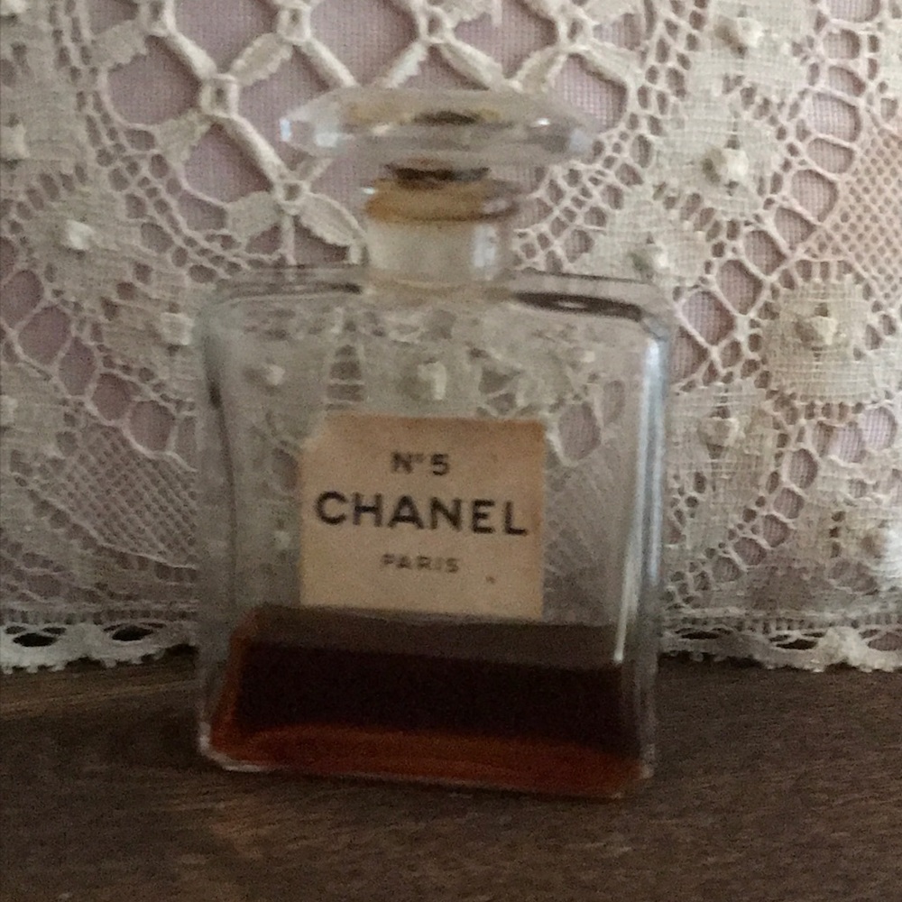 VTG CHANEL No 5 Paris Perfume Bottle w/Glass Stopper 2" x 3" CHANEL FRANCE OLD